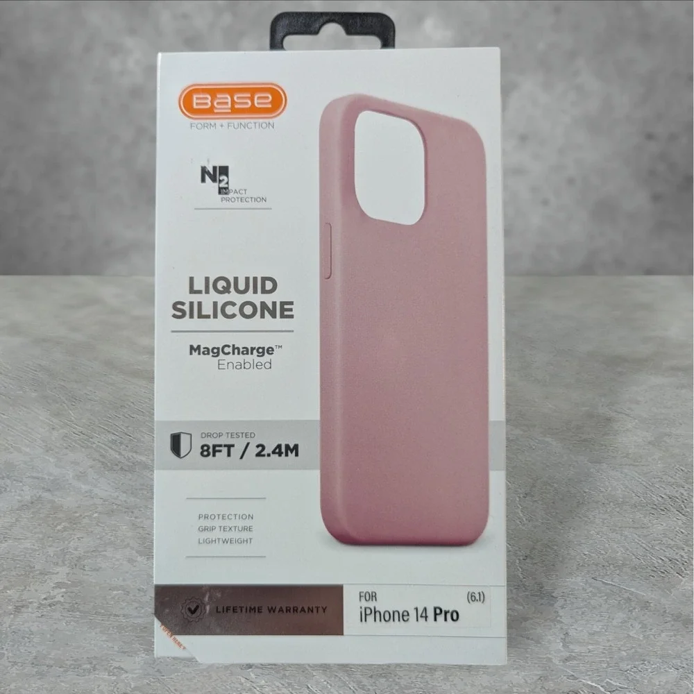 A9. Base Liquid Silicone‎ MagCharge Case For Apple iPhone 14 Pro - Pink